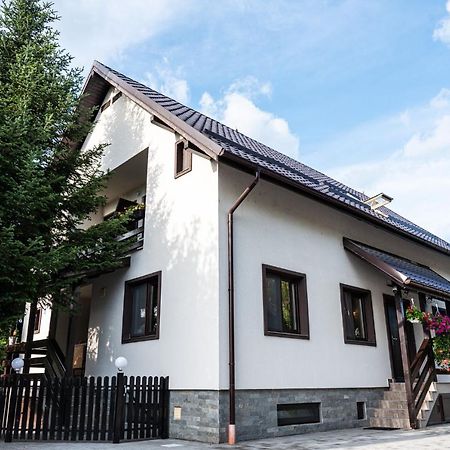 ホテル K'Raman Râmnicu Vâlcea エクステリア 写真