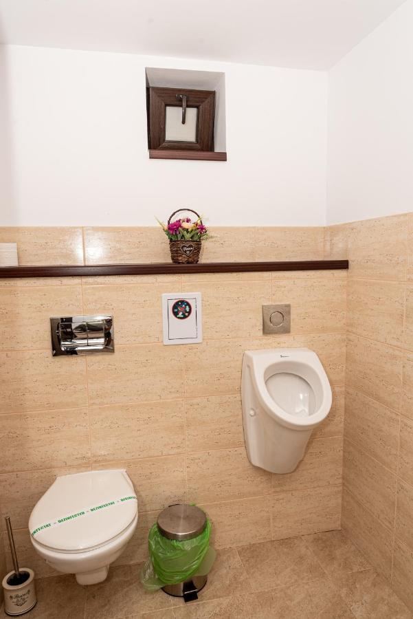ホテル K'Raman Râmnicu Vâlcea エクステリア 写真
